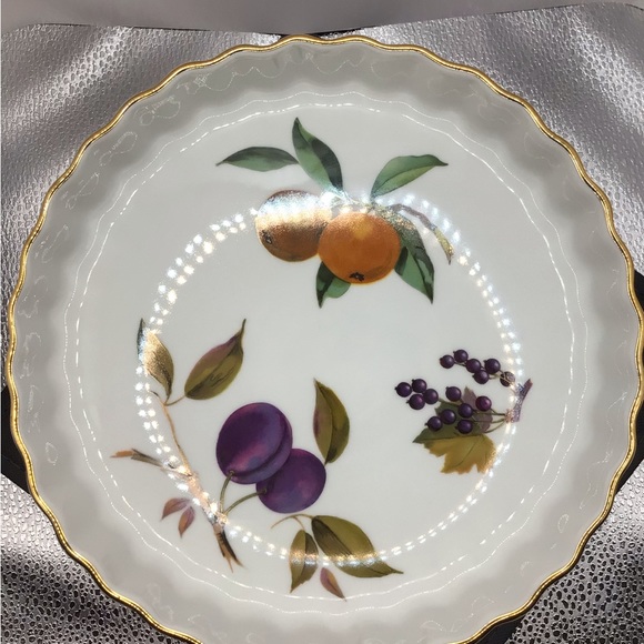 Royal Worcester Made In England 1960s Tart, Quiche, baking fine porcelain. 9in - Picture 4 of 13